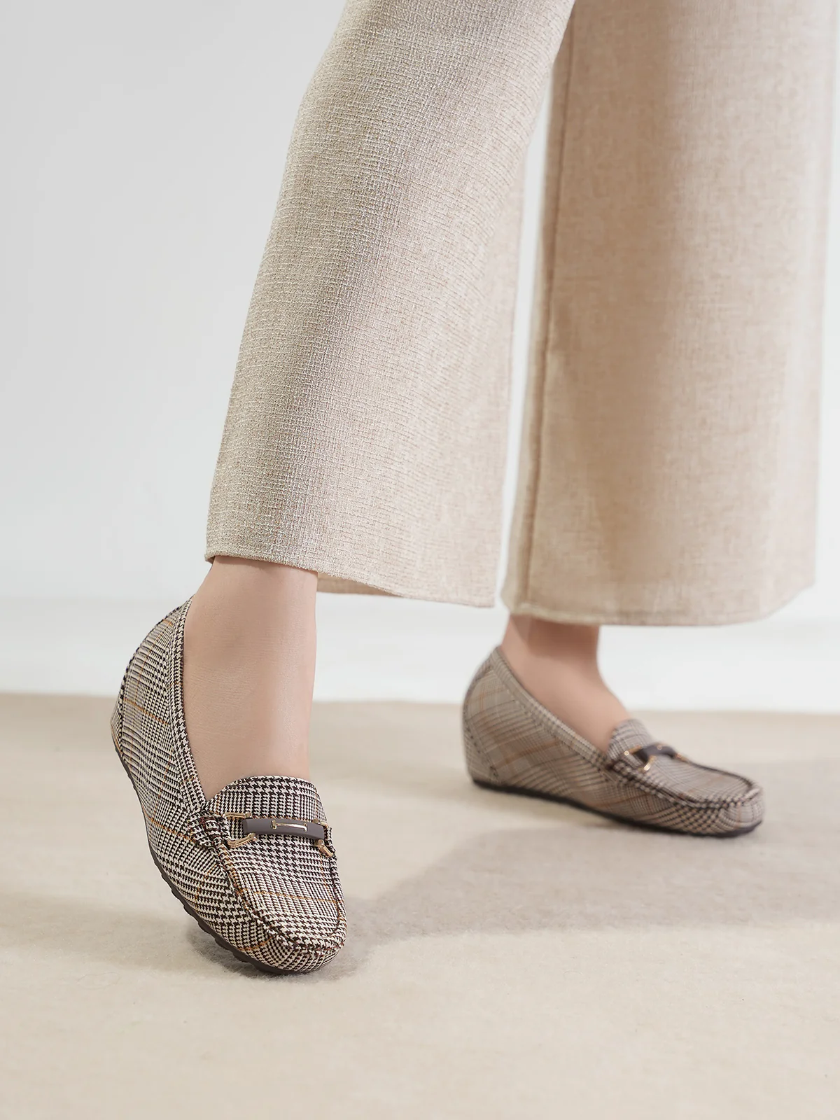 Women "ELEANOR" Relaxed Casual Moccasins - Image 10