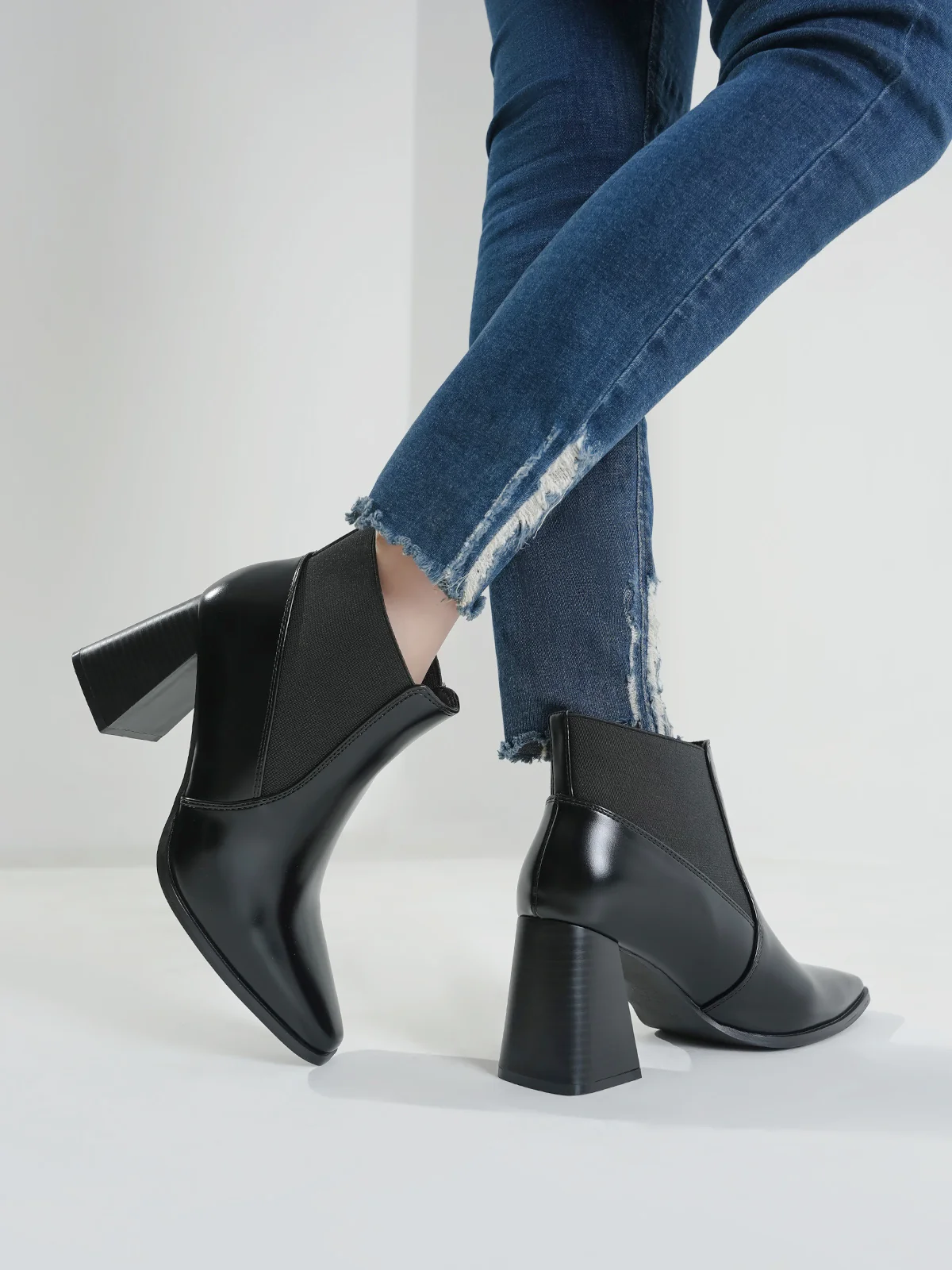 Women "ERCWLFF" Pointed Toe Boots