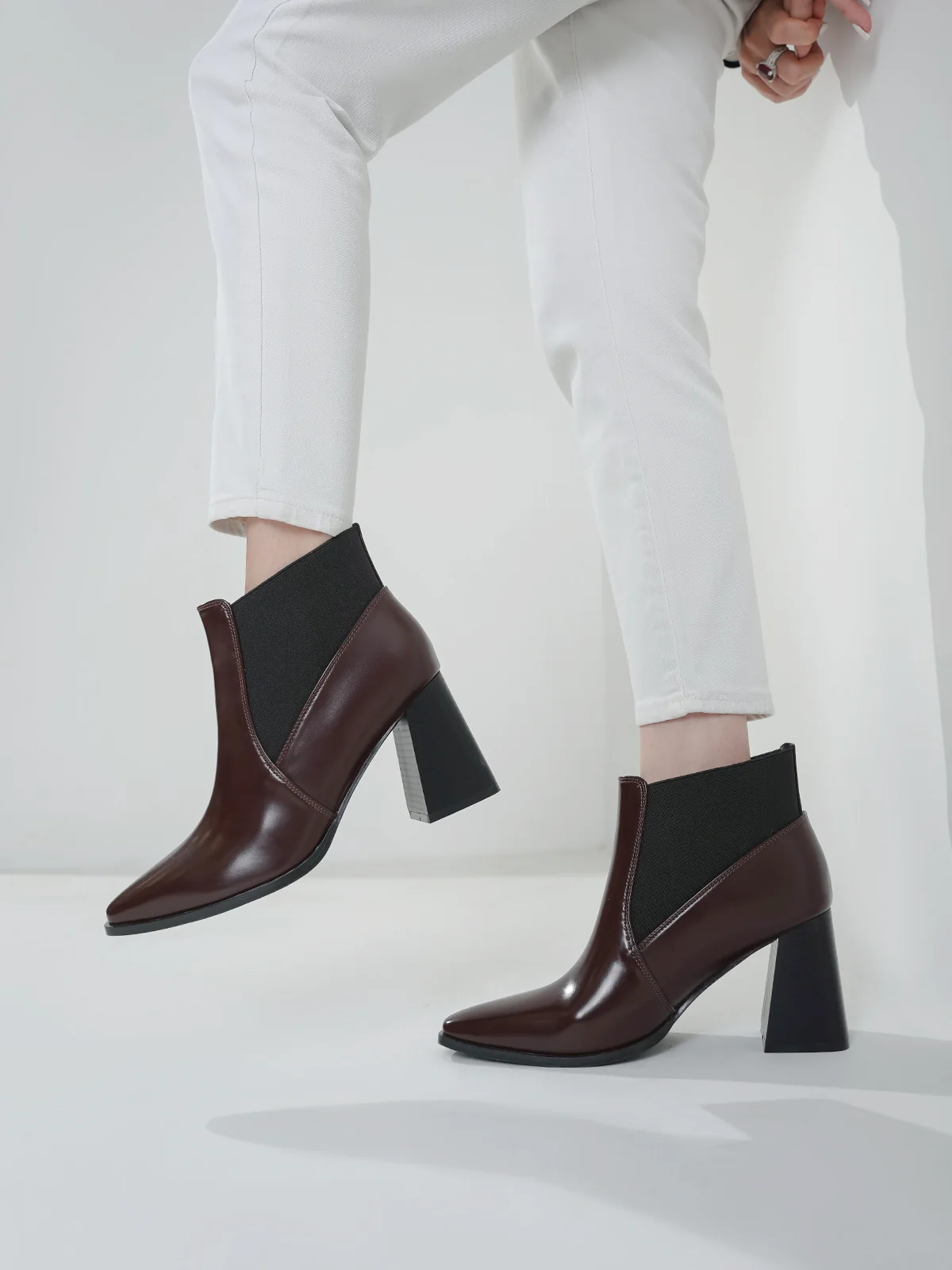 Women "ERCWLFF" Pointed Toe Boots - Image 10