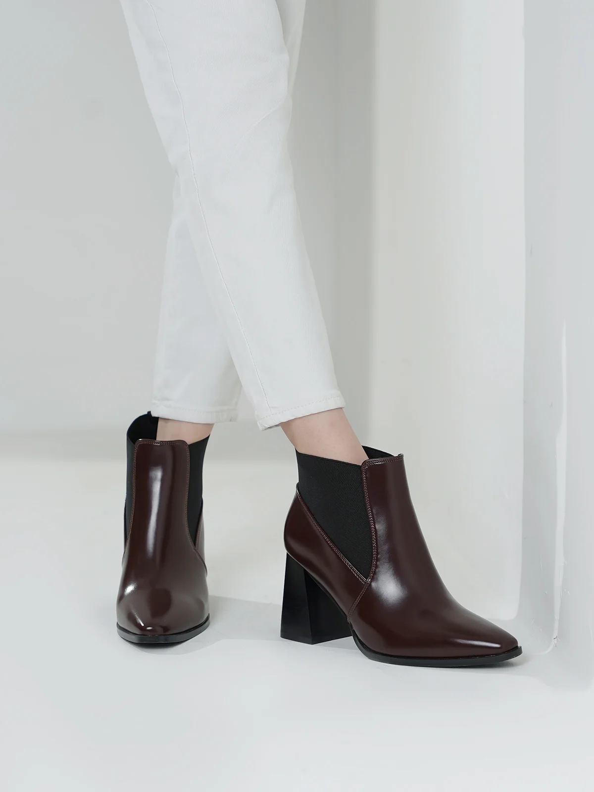Women "ERCWLFF" Pointed Toe Boots - Image 12