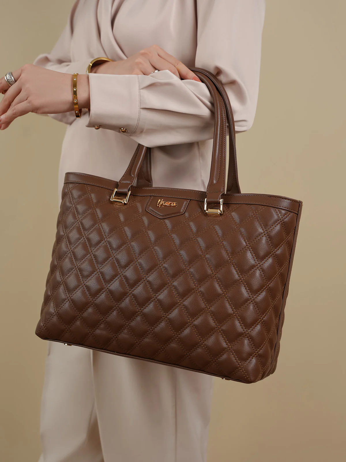 Women "EVERILD" Easy to Carry Tote Bag - Image 6