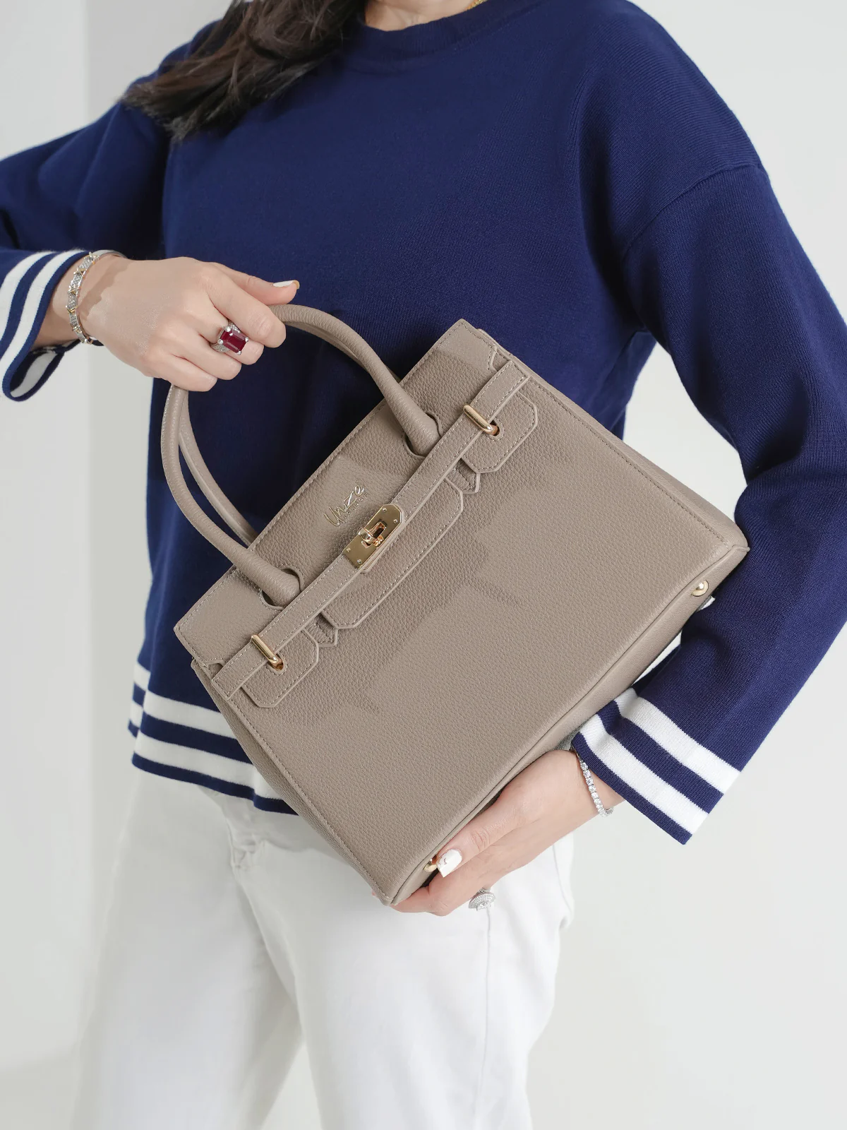 Women "FORBES" Unique Handbag - Image 10