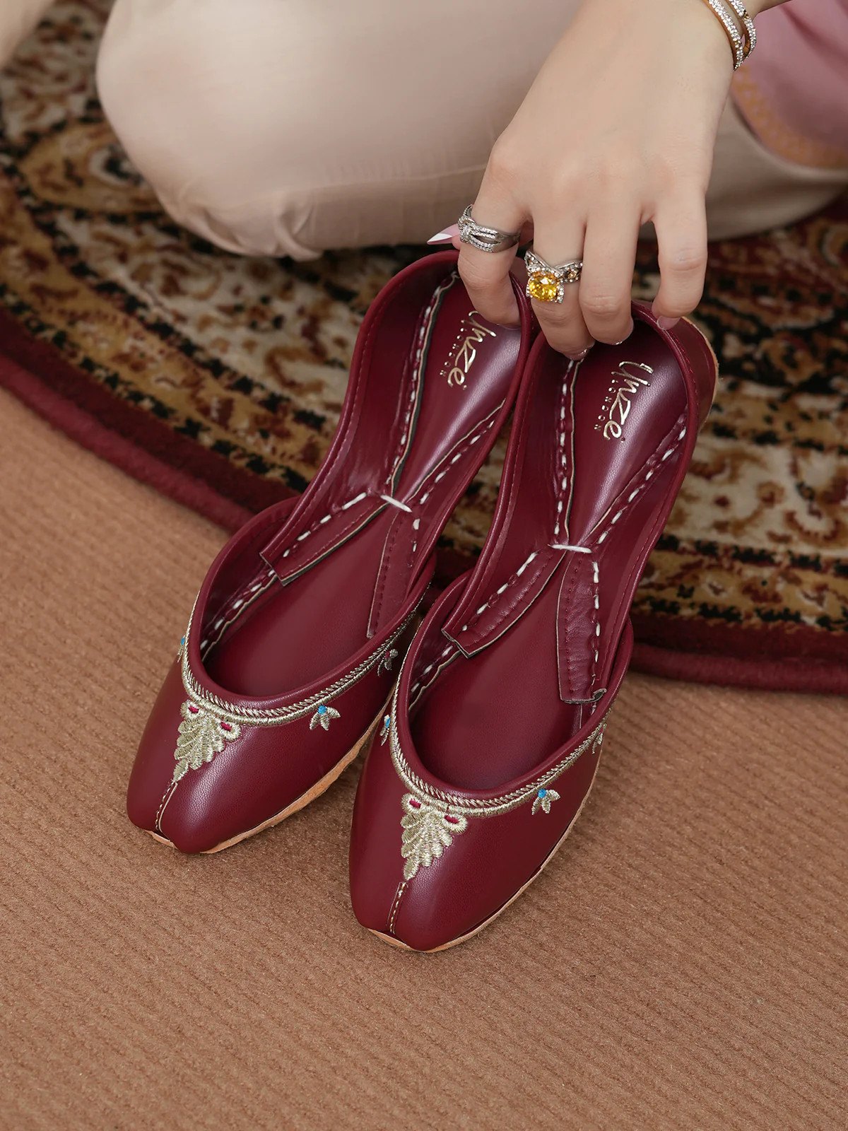 Women "RAJJO" Comforrt Traditional Khussa - Image 3