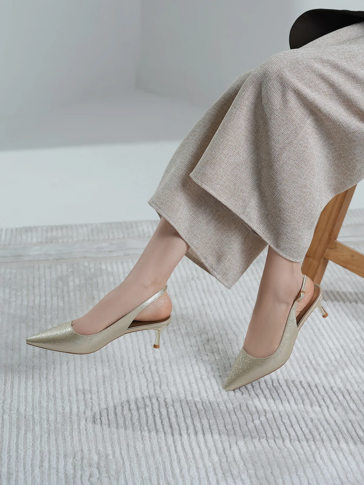 Women "GATSBY" Modern Buckle Sandals - Image 10