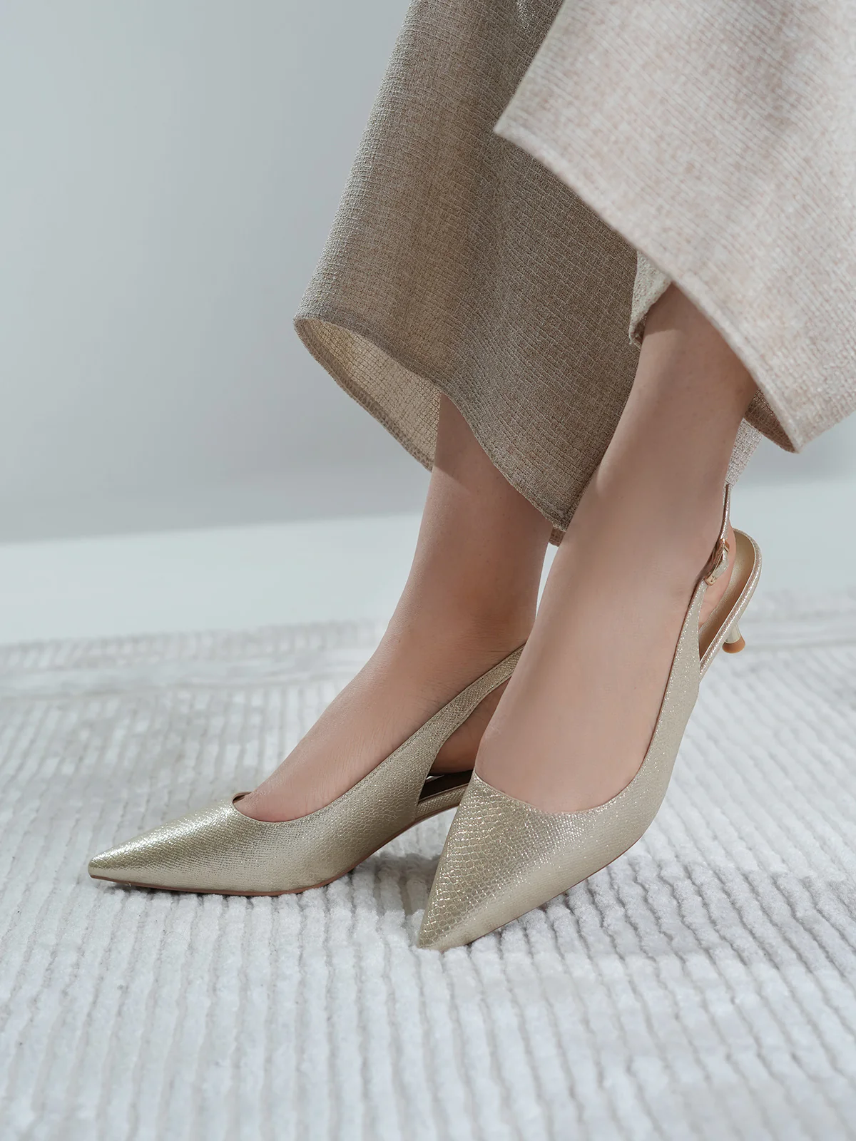 Women "GATSBY" Modern Buckle Sandals - Image 6
