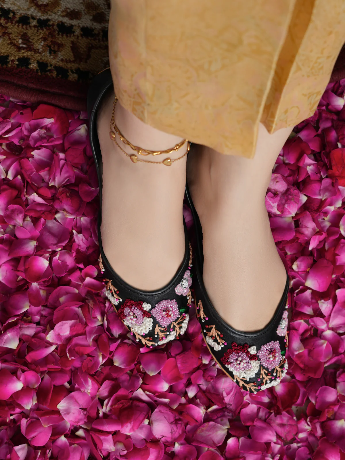 Women "SHAGNA" Classic Embroidery Khussa - Image 10