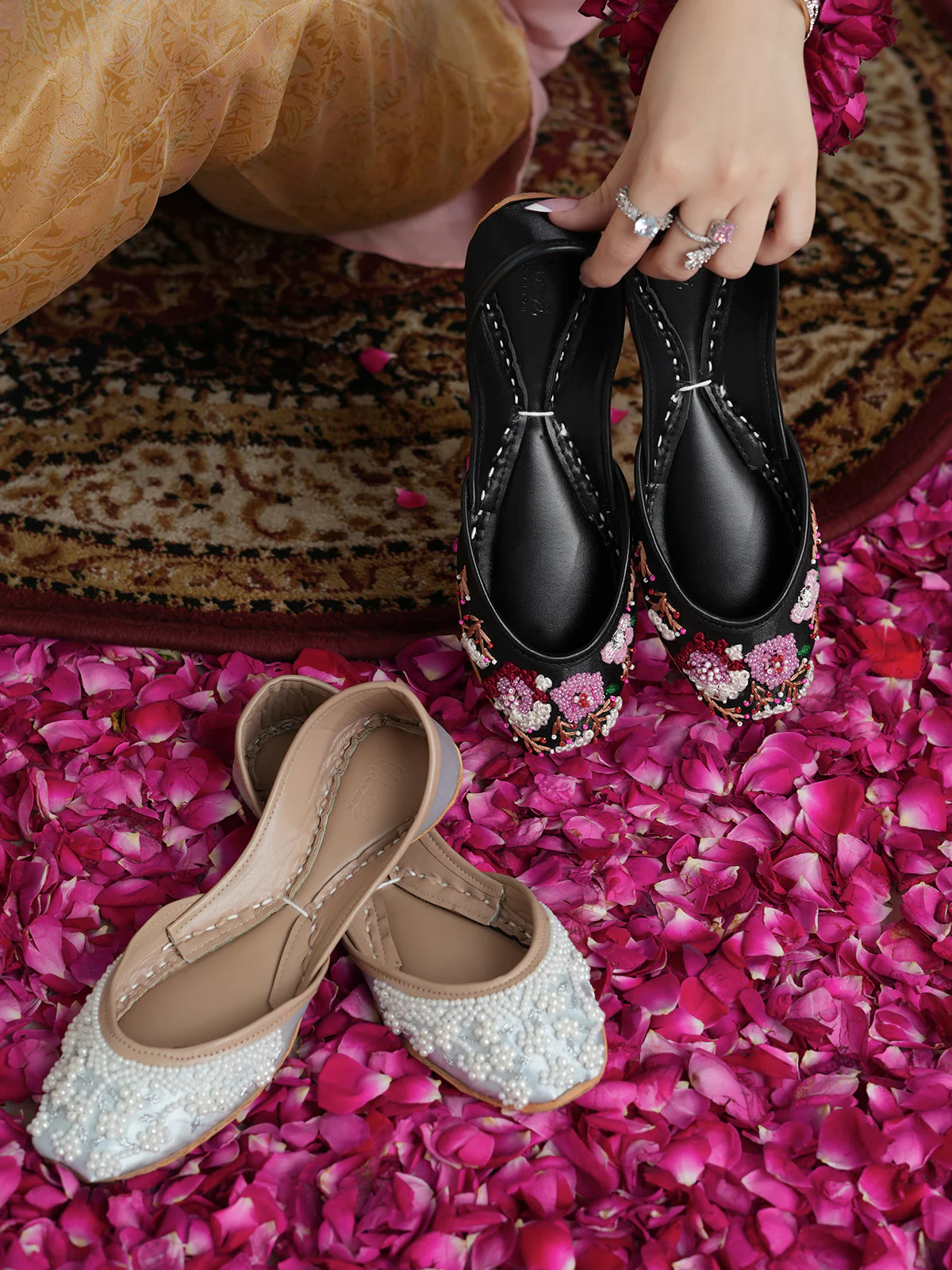 Women "SHAGNA" Classic Embroidery Khussa - Image 3