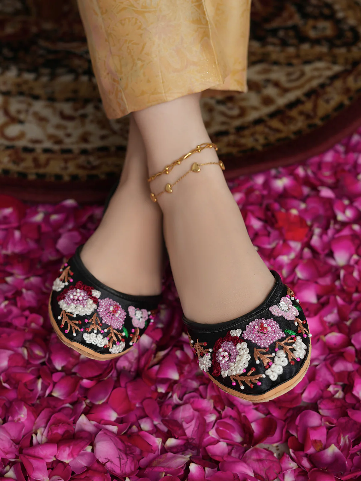 Women "SHAGNA" Classic Embroidery Khussa - Image 6