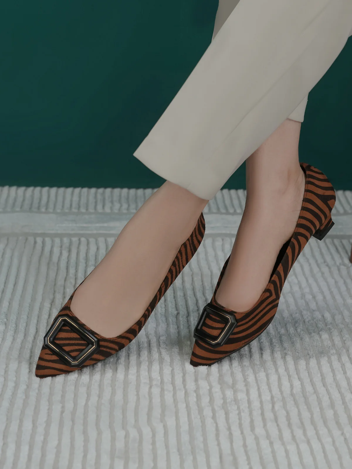 Women "HENDRIK" Elegant Comfort Court Shoes - Image 3