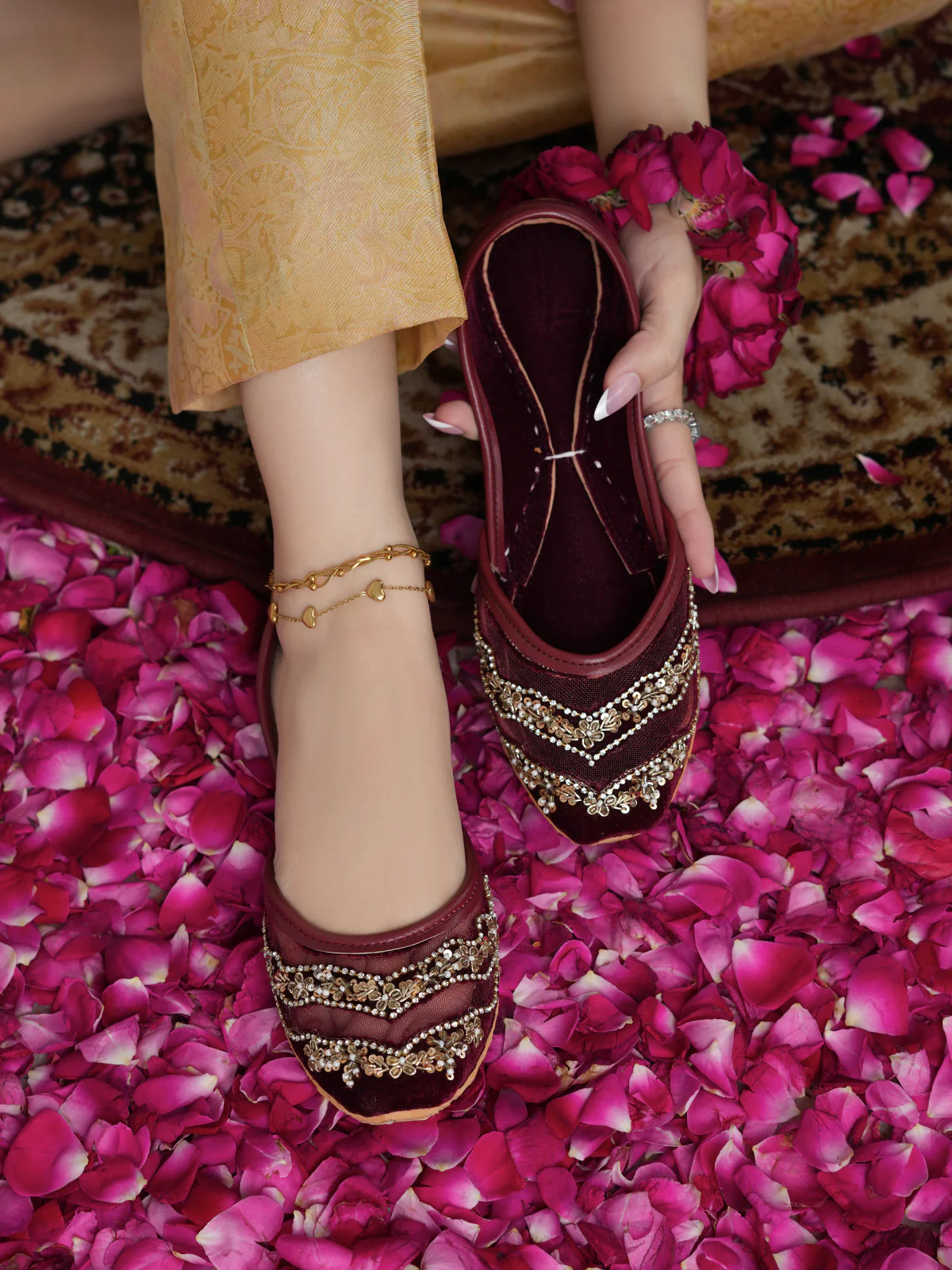 Women "ZARISH" Elegant Embroidery Khussa - Image 6