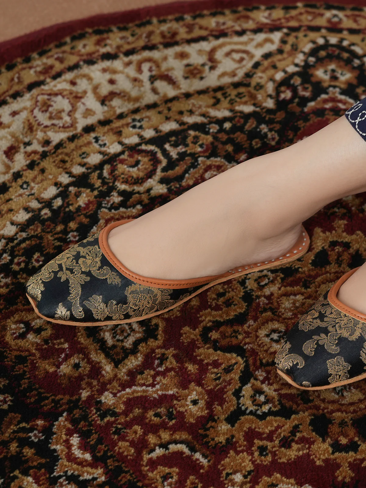 Women "GAUHAR" Comfort Casual Khussa - Image 9