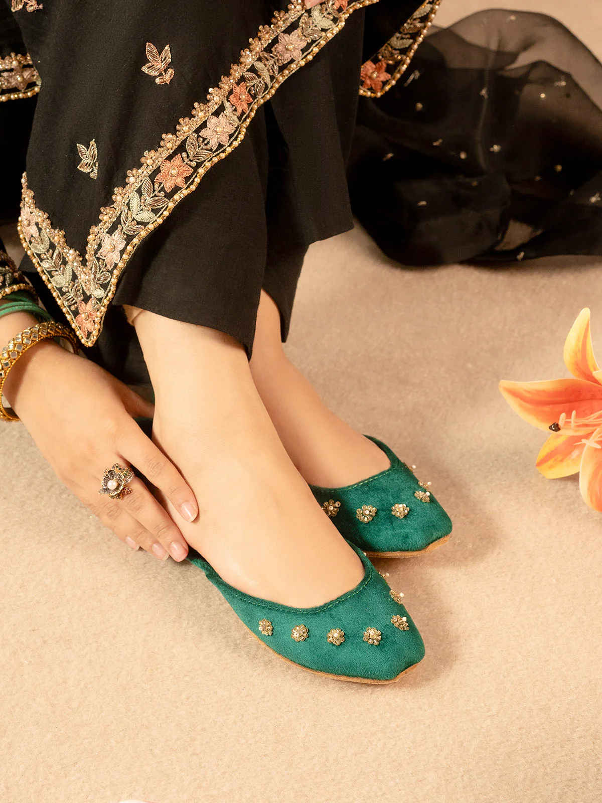 Women "KEHRAXY" Traditional Comfort Khussa