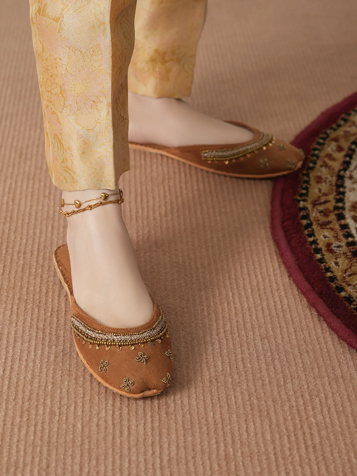 Women "NAQSHI" Traditional Classic Khussa - Image 6