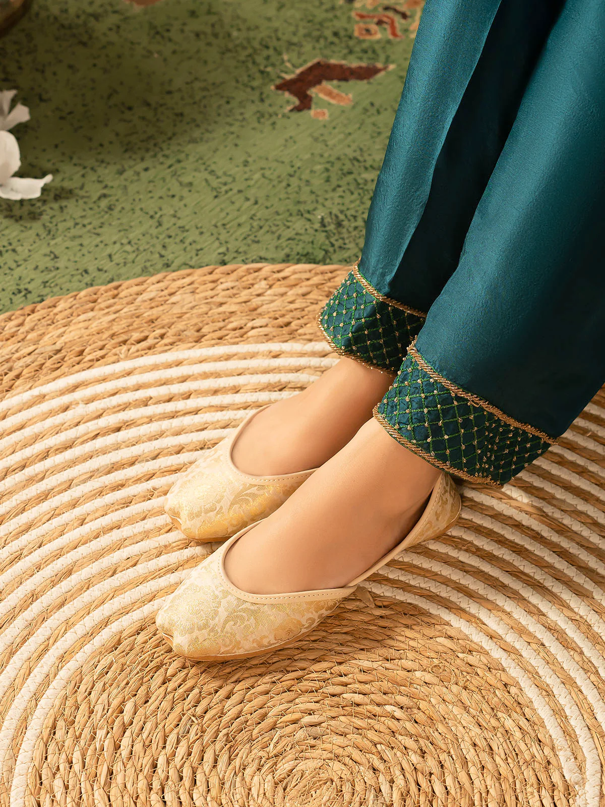 Women "MEERJAH" Soft Flexible Jamawar Khussa - Image 3