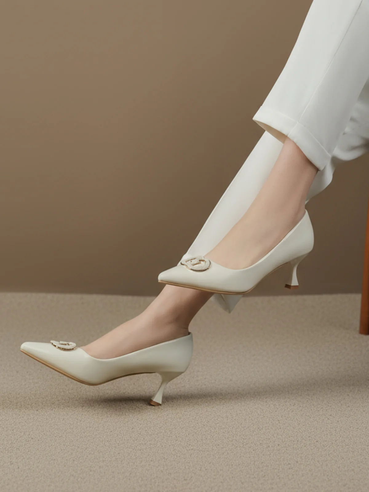 Women "MWINYI" Comfort Court Shoes