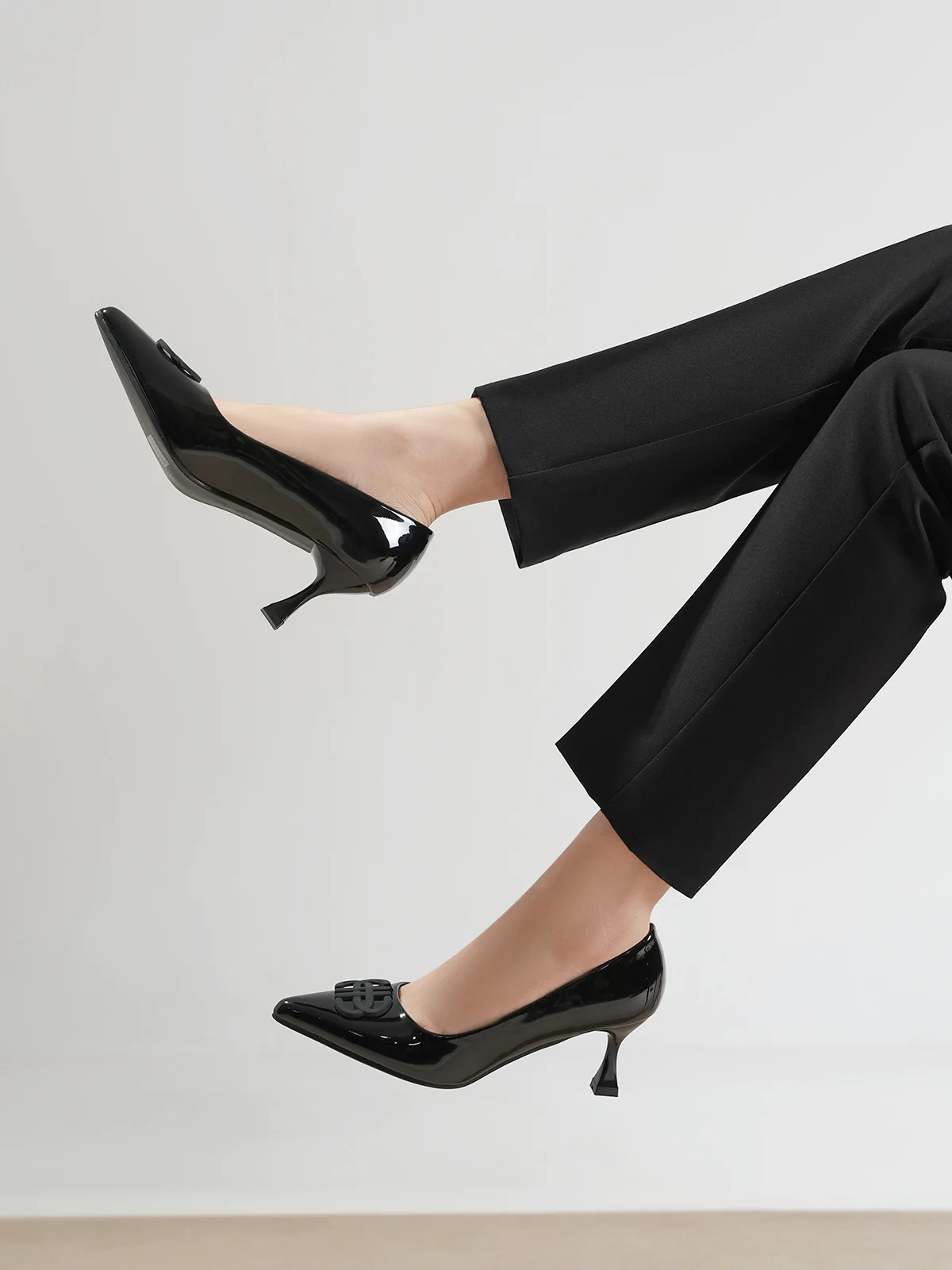 Women "ORAEFO" Graceful Court Shoes - Image 3