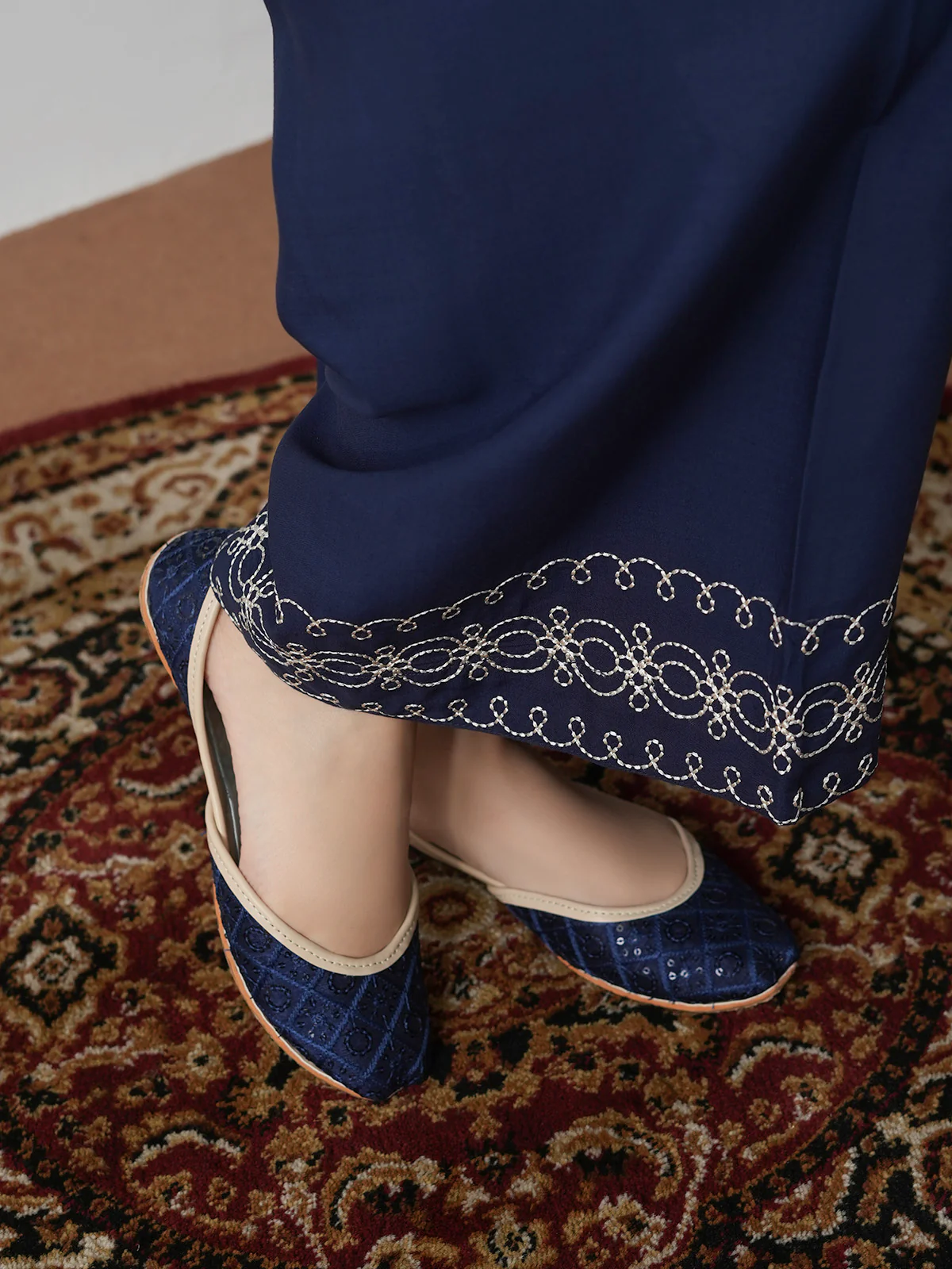 Women "MASAIL" Traditional Stylish Khuusa - Image 3