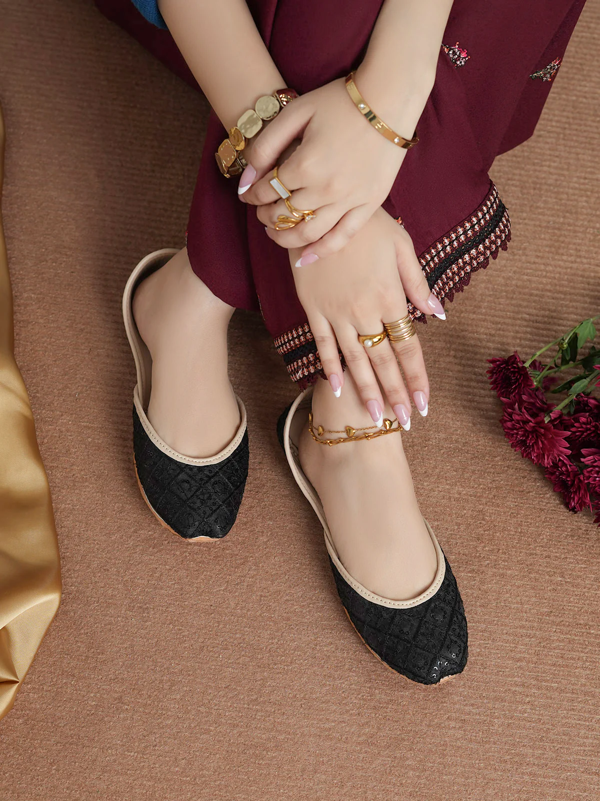 Women "MASAIL" Traditional Stylish Khuusa