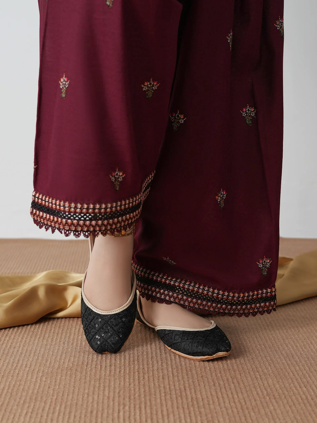 Women "MASAIL" Traditional Stylish Khuusa - Image 6