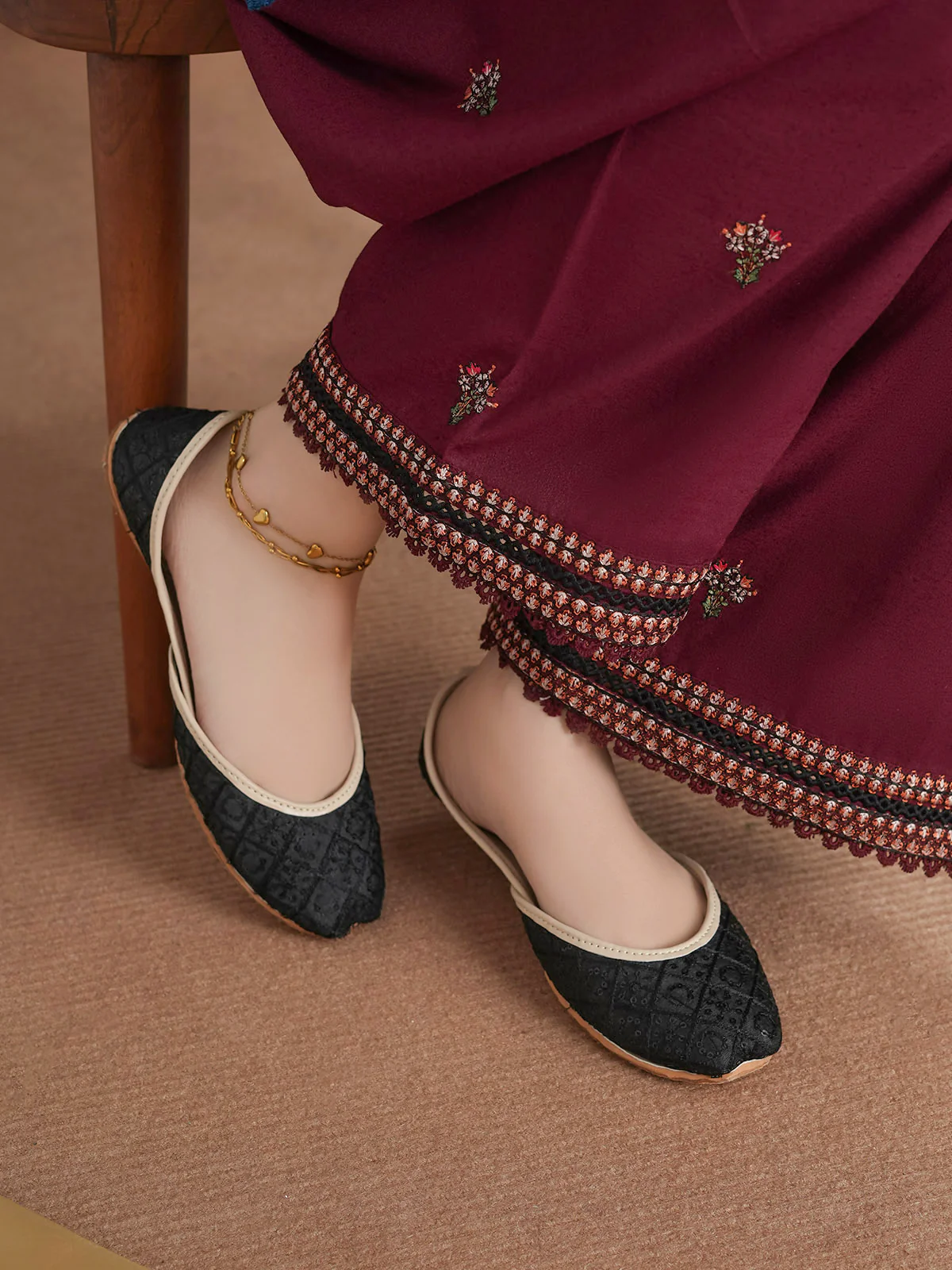 Women "MASAIL" Traditional Stylish Khuusa - Image 9