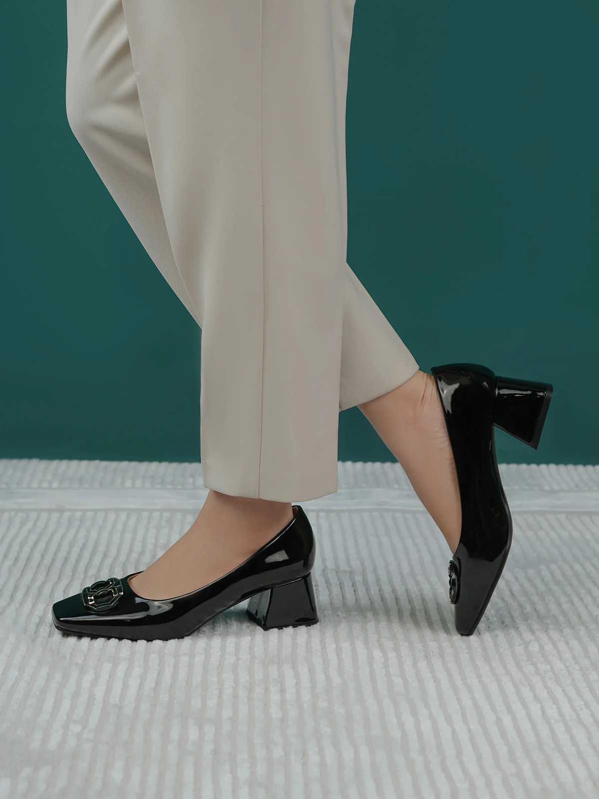 Women "SIPHO" Casual Stylish Court Shoes - Image 3