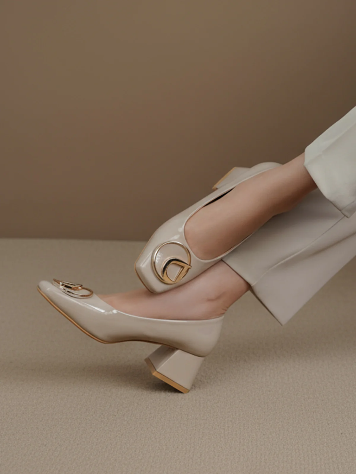 Women "TENDAI" Comfortable Court Shoes - Image 3