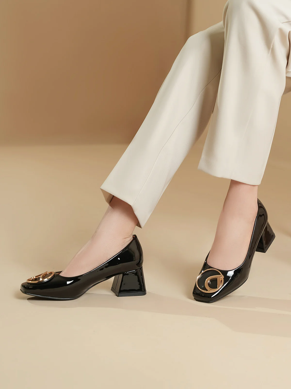 Women "TENDAI" Comfortable Court Shoes - Image 10