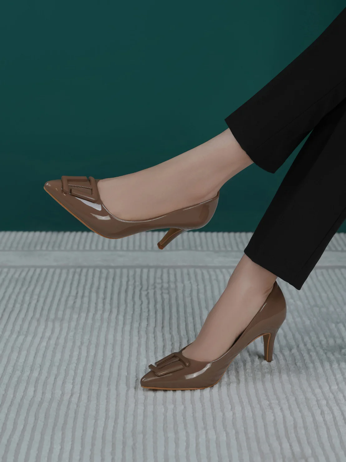 Women "TRHAAS" Trendy Style Court Shoes
