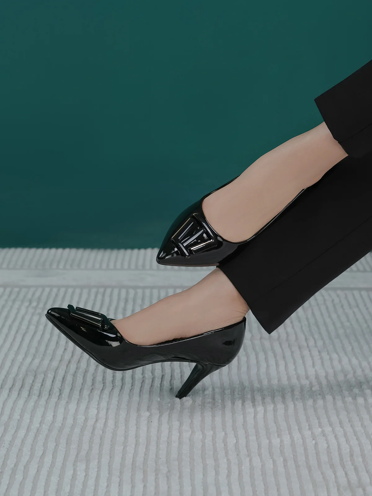 Women "TRHAAS" Trendy Style Court Shoes