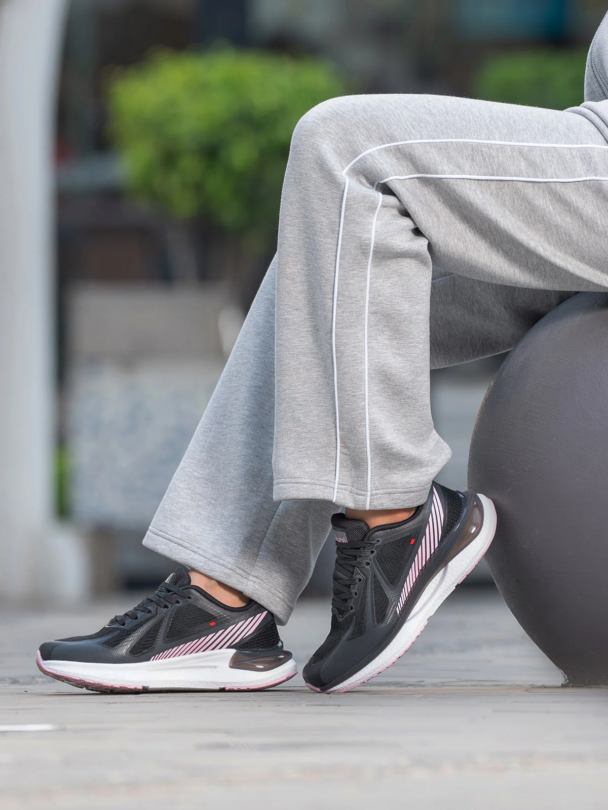 Women "YEONG" Modern Lace Up Trainers