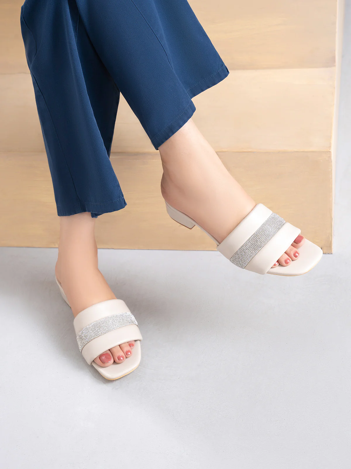Womens "AGLET" Decorated Open Toe Slippers - Image 5