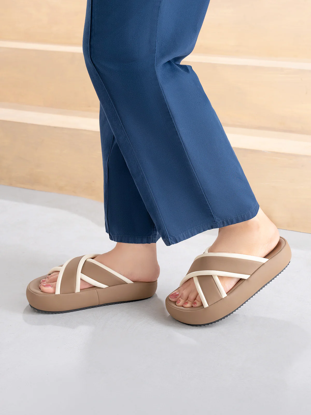 Womens "BOWIE" Cross Over Design Slippers - Image 6