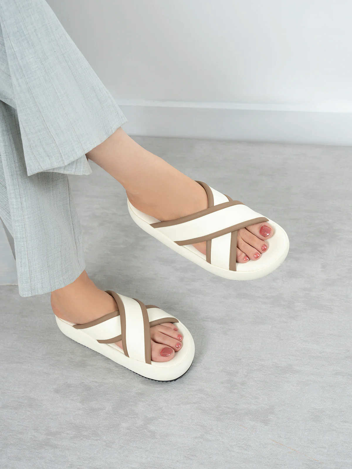 Womens "BOWIE" Cross Over Design Slippers