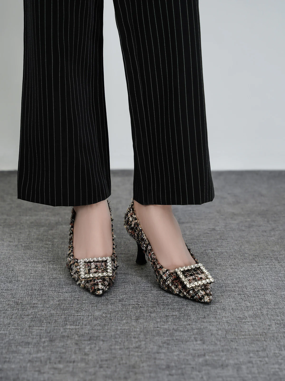 Women's "CIRCE" Pointy Toe Dress Courts - Image 3