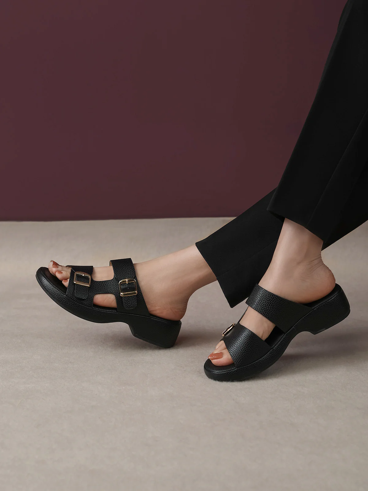 Womens "NILLDA" Trendy Buckle Slippers - Image 10