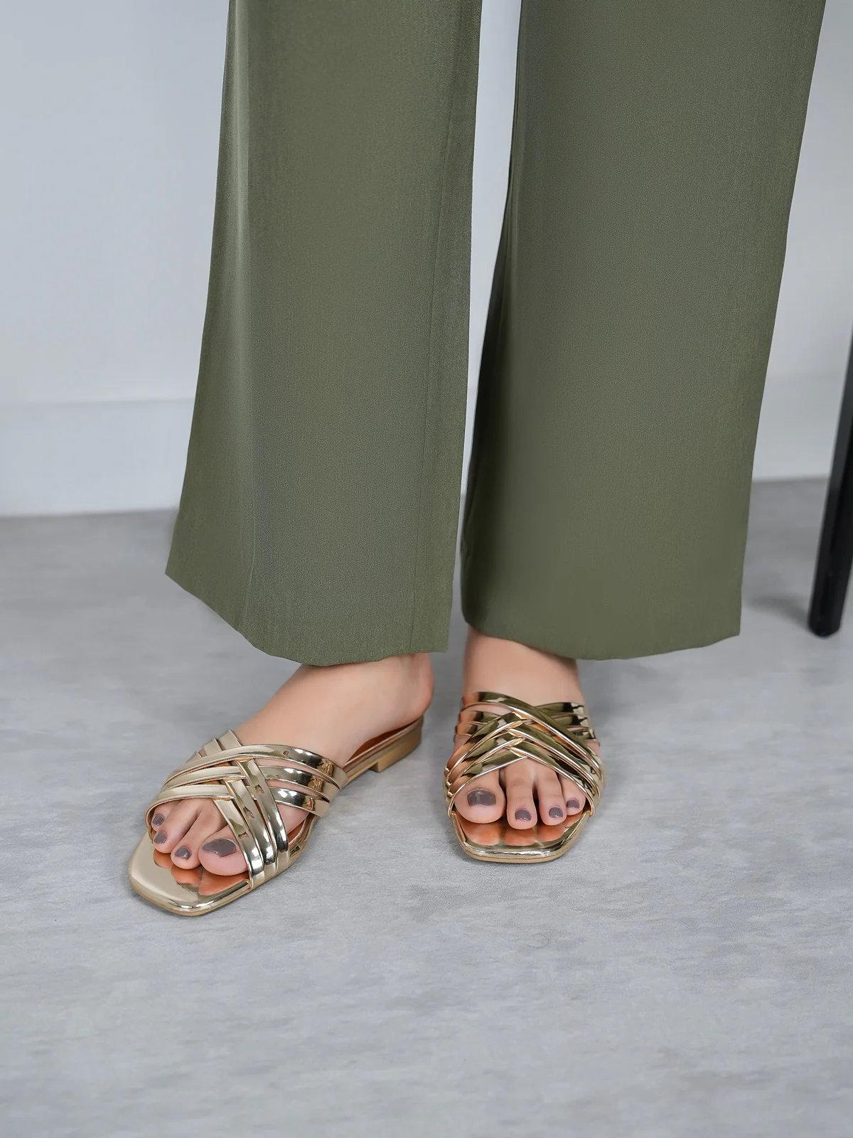 Women's "PHOSIN" Crisscross Strappy Slippers - Image 6