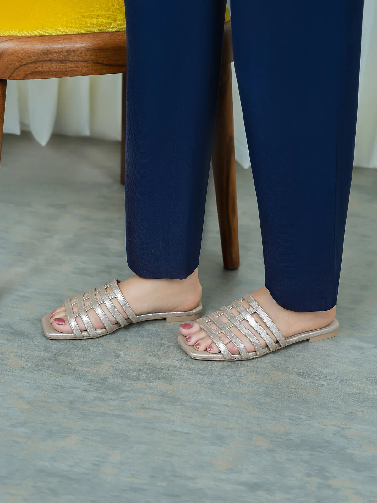 Womens "STEARCH" Strappy Casual Slippers - Image 8