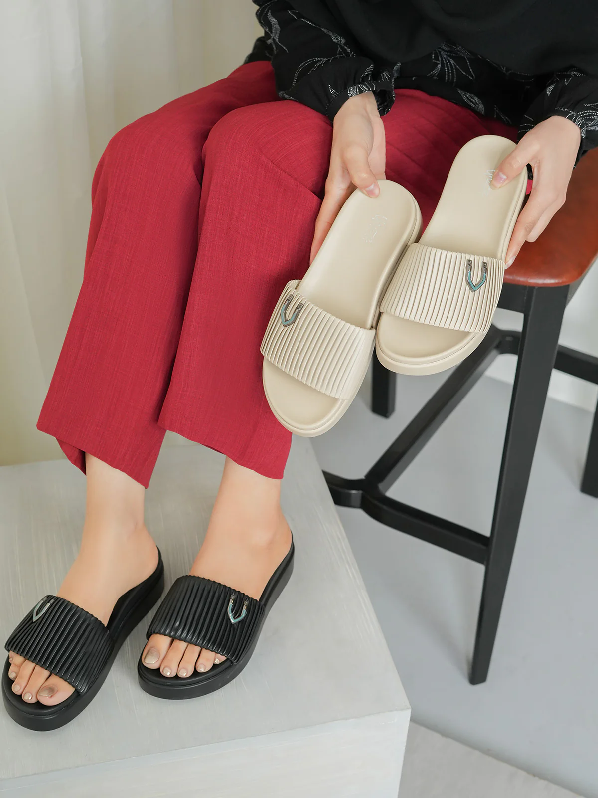 Womens "TAUXIA" Comfy Everyday Slippers - Image 9