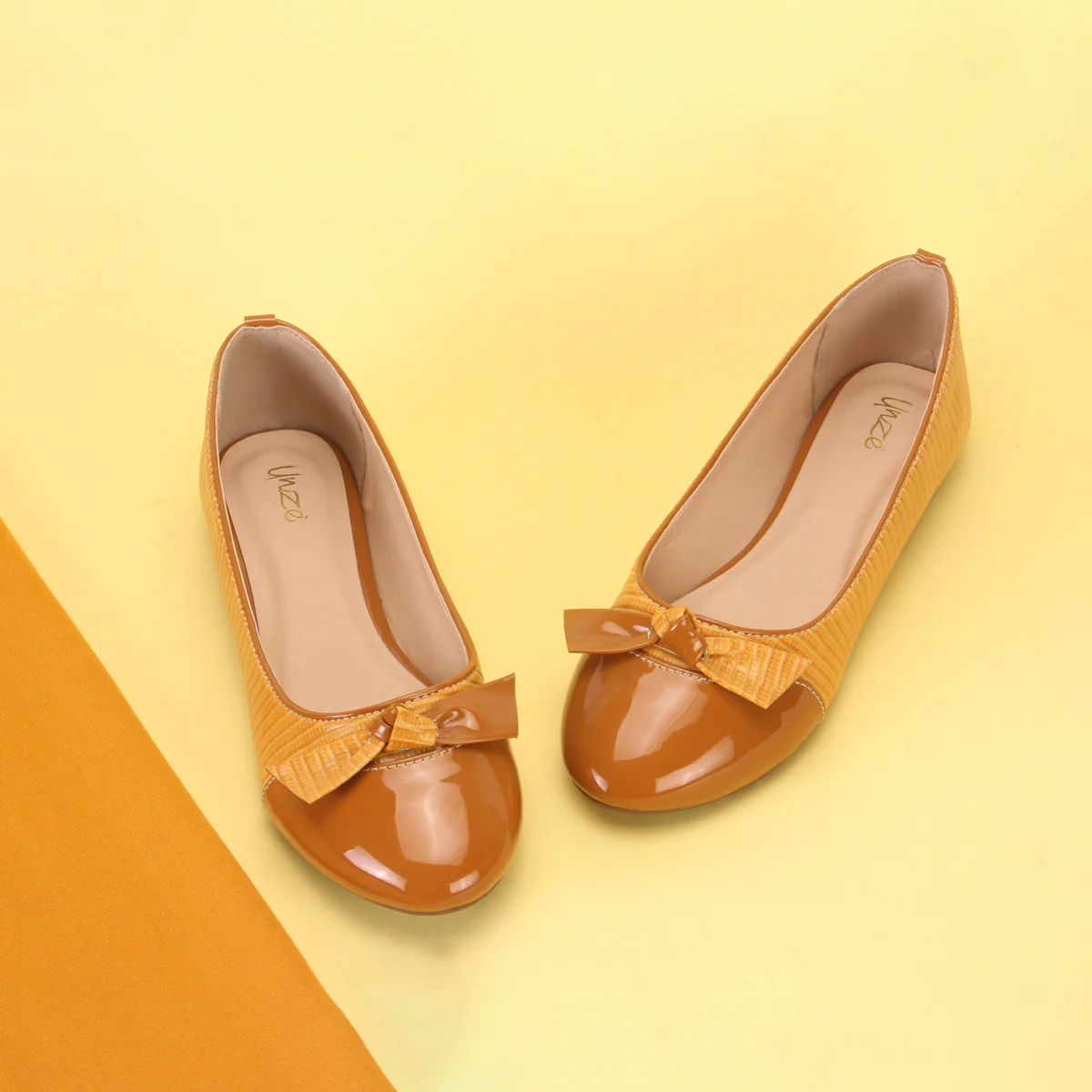 Womens "TIXIN" Flat Slide In Bow Detailing Pumps - Image 6