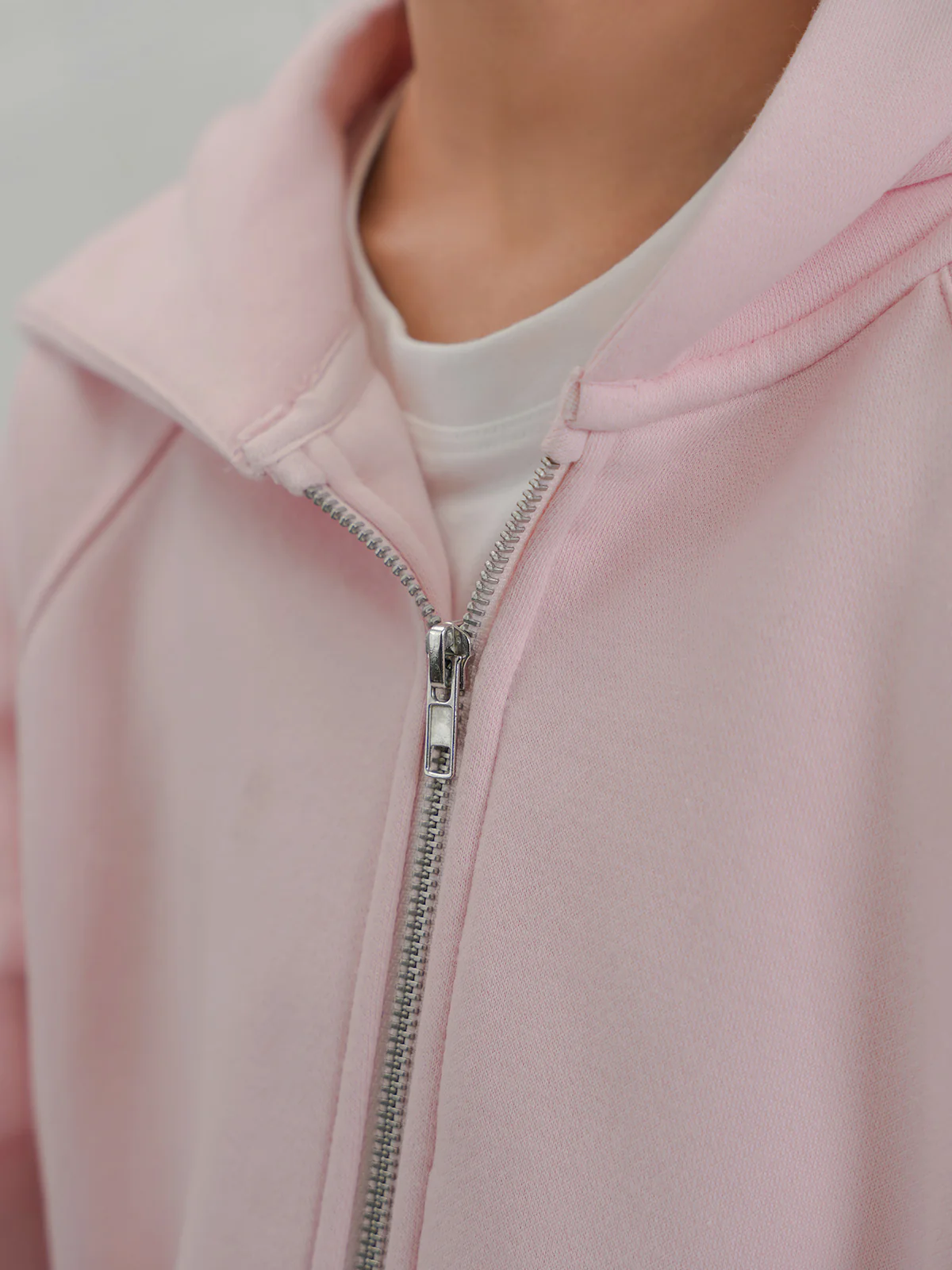 "ZEROUN" Cozy and Stylish Fleece Hoodie - Image 4